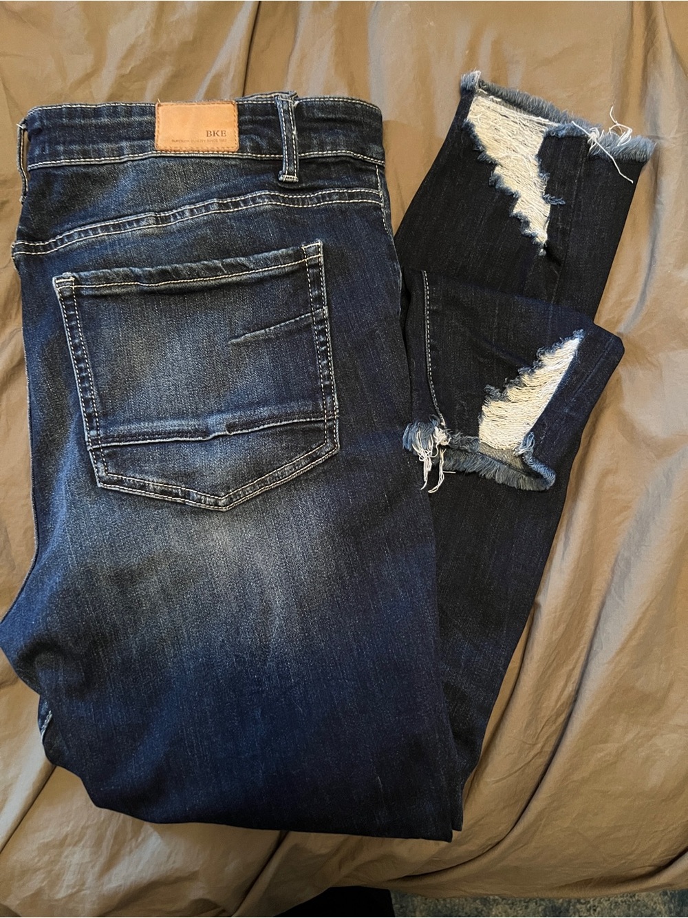 Women’s BKE PARKER Dark Blue Distressed Skinny Jeans - Picture 2 of 2